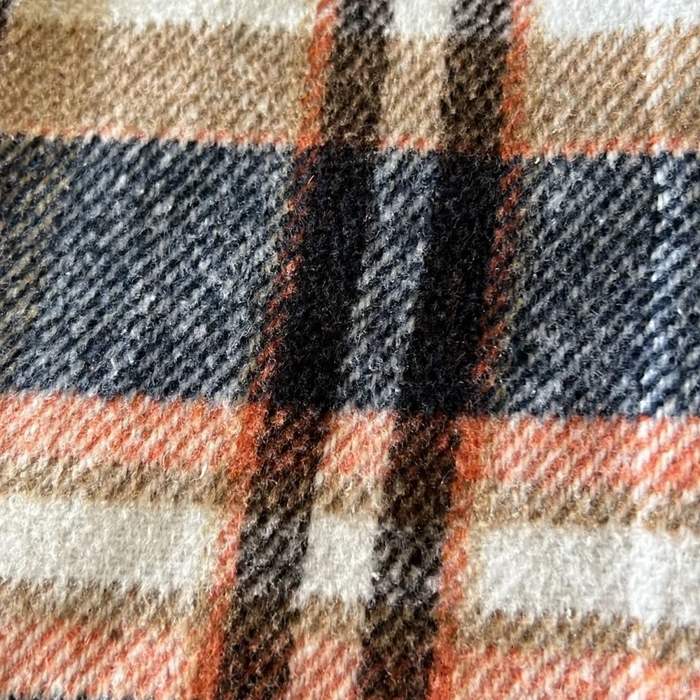 Women’s Plaid Shacket - Picture 5 of 7